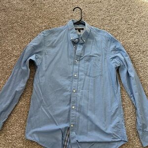 Banana Republic Light Blue Casual Button-Down Shirt